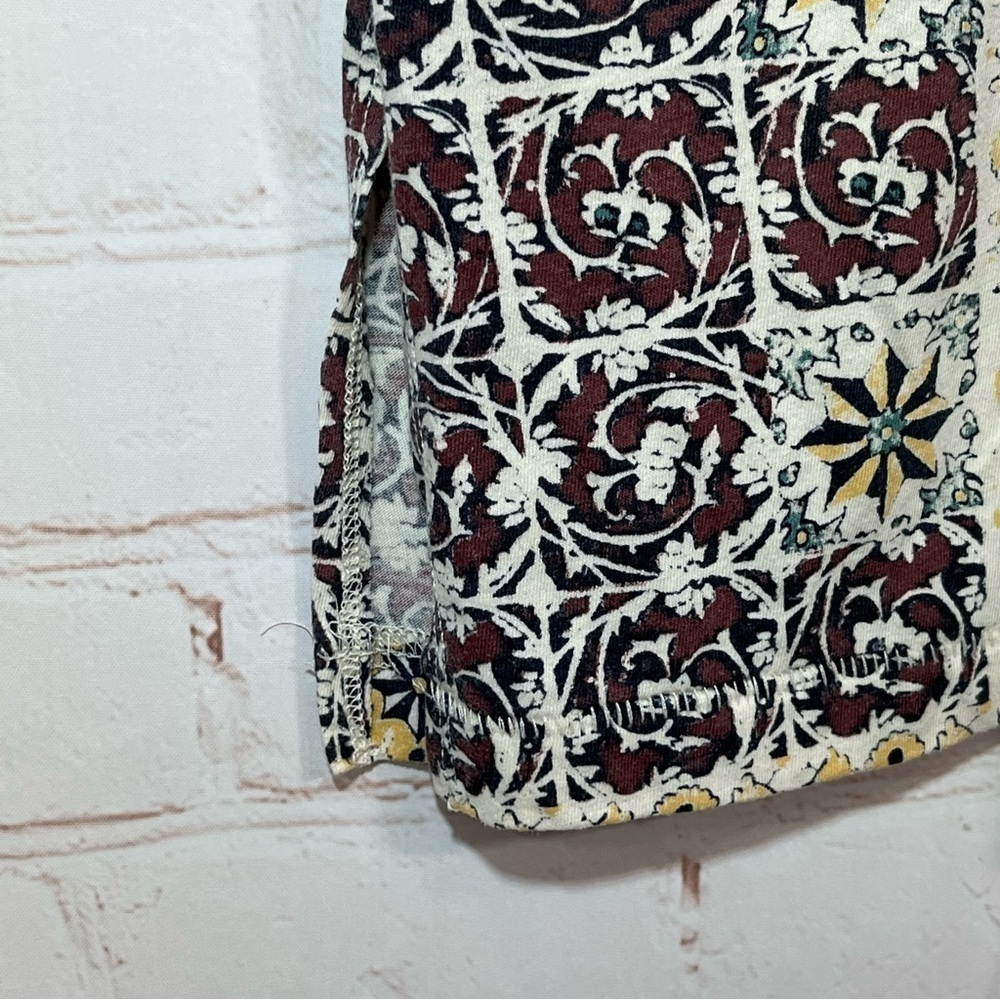 Lucky Brand Aztec Floral T Shirt Womens Small Short Sleeve Hem Slits - Picture 7 of 7